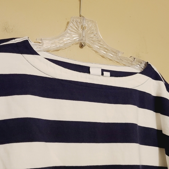 Gap | Women's Navy Striped Mariner's Cropped Tee (Size Medium) - Picture 3 of 11